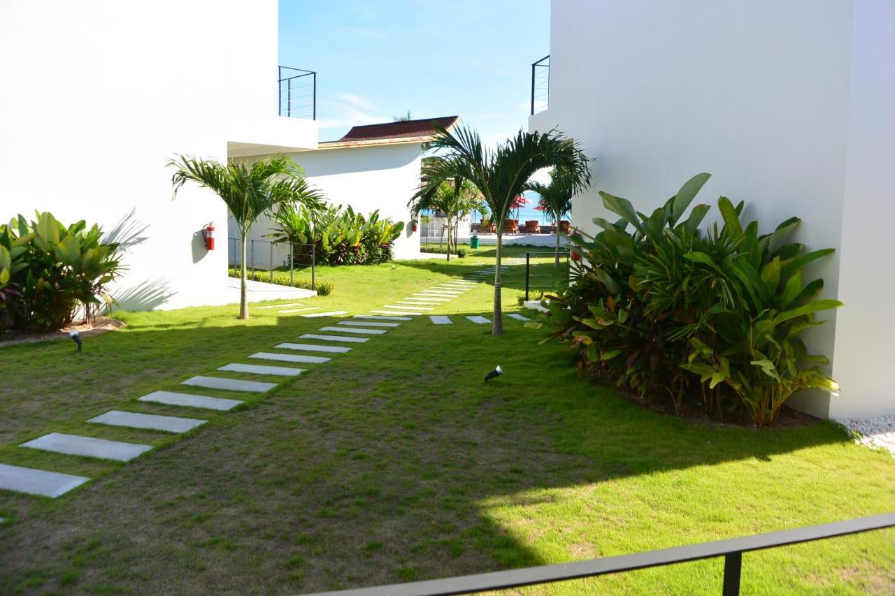 La Plage Resort & Beach Club Баан Тай Екстериор снимка