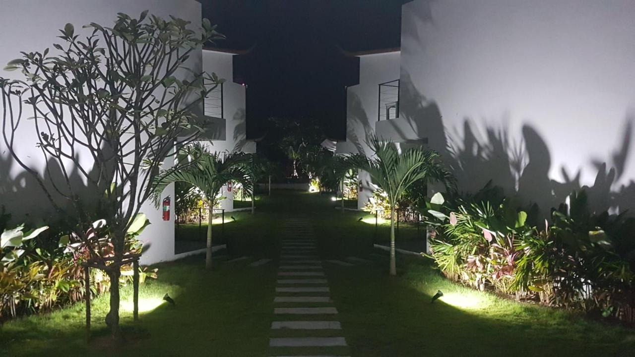 La Plage Resort & Beach Club Баан Тай Екстериор снимка